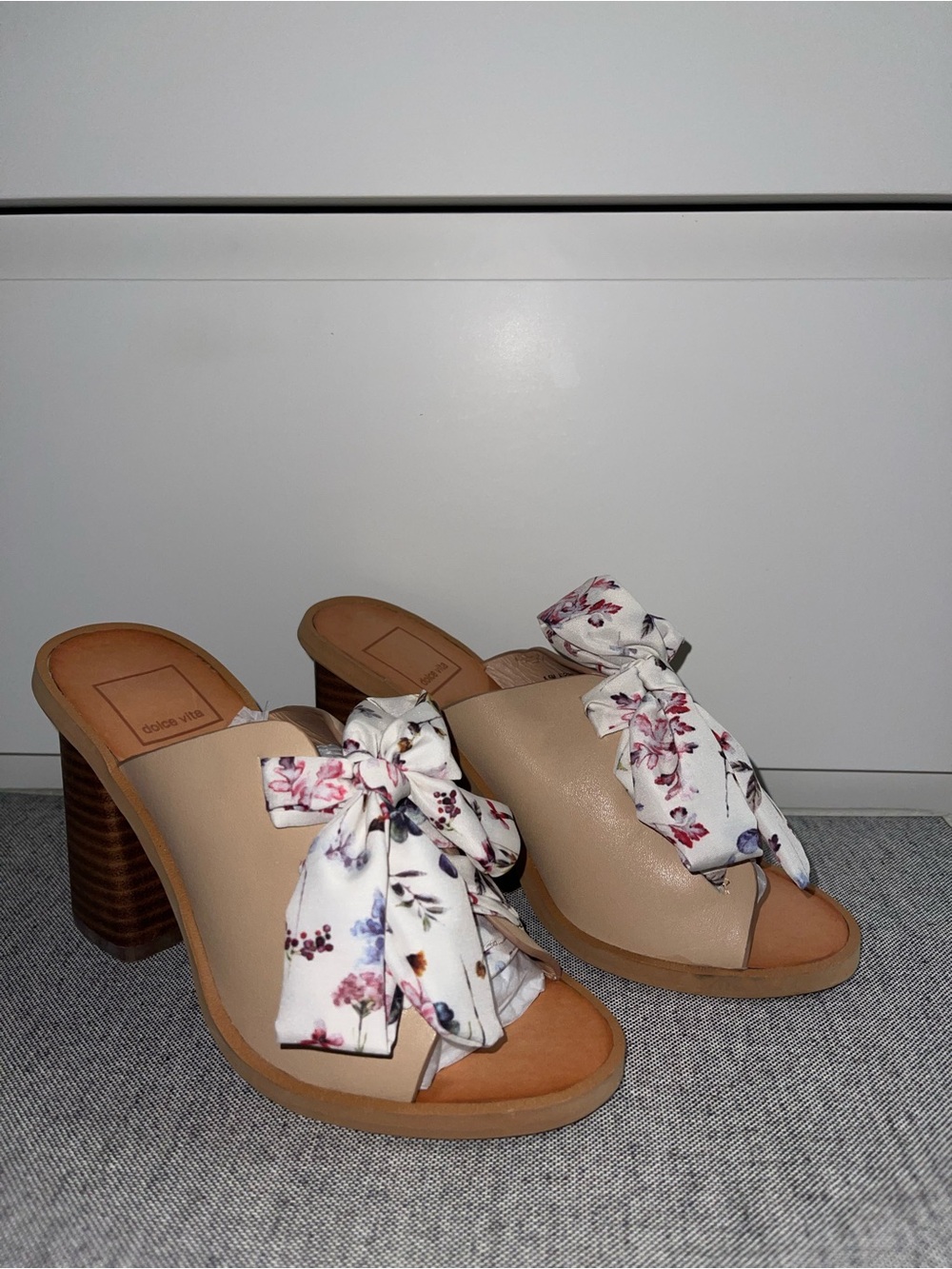 Dolce Vita Beige Block Heel Mules with Floral Bow; Women’s 5.5